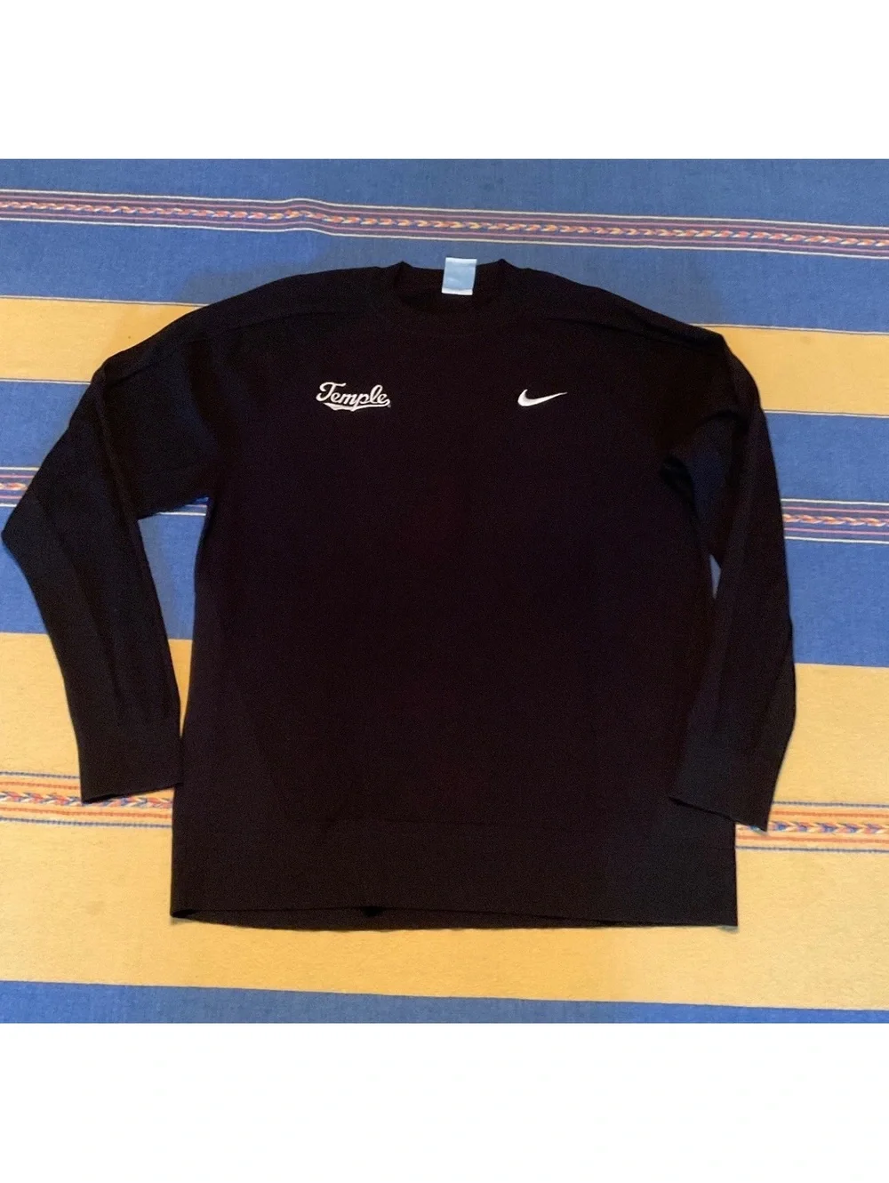 Nike Temple  Sweater Black Long Sleeve Lg.